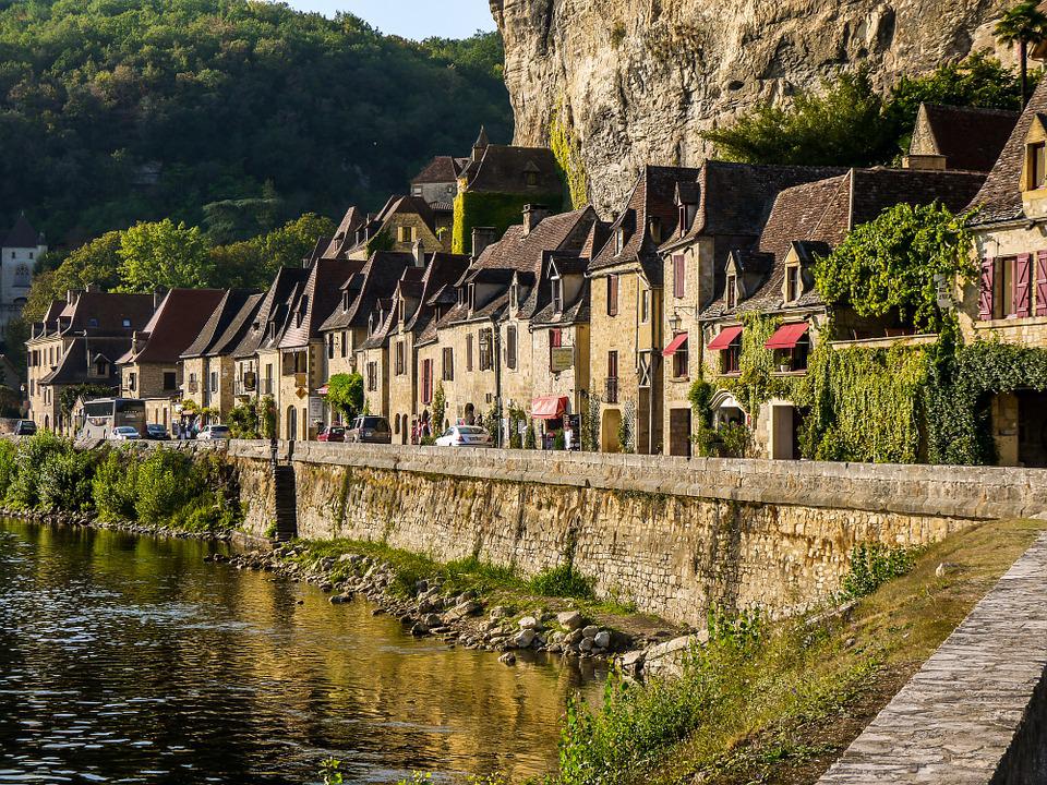 Нерухомість у Франції