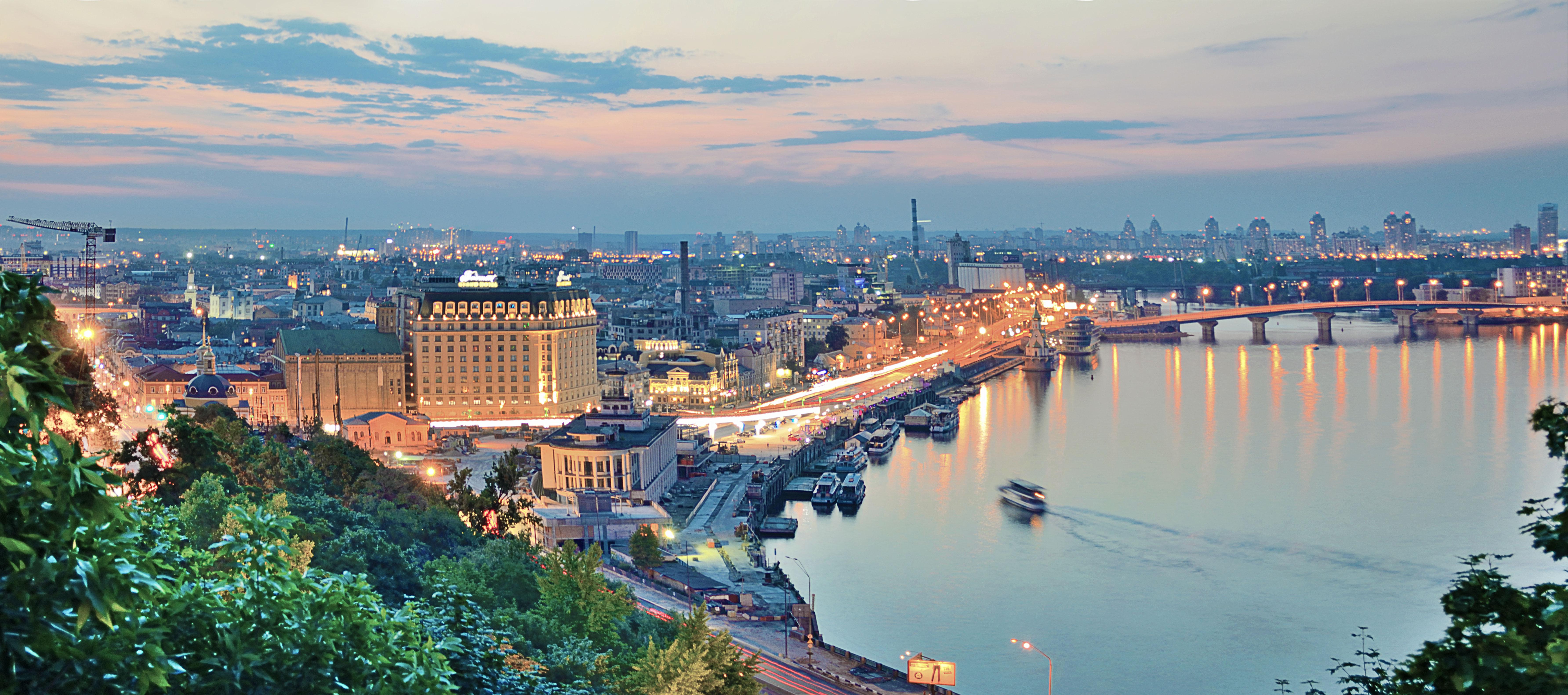 Кличко має намір вирішити долю покинутих історичних будівель в Києві